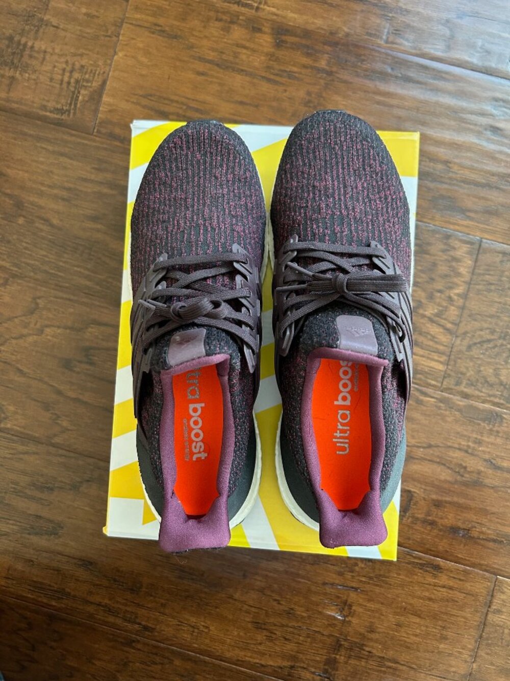 Adidas Ultraboost mens sneakers running shoes size 9 with box like new - Picture 2 of 7